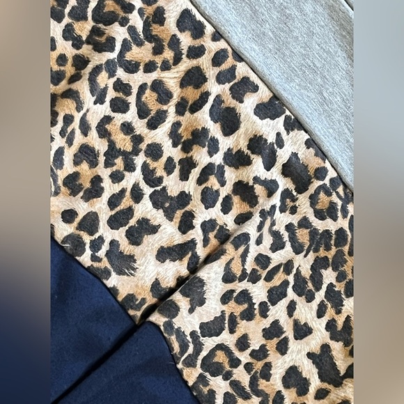 🎈Leopard Top‎ with Tie Front - Picture 8 of 9